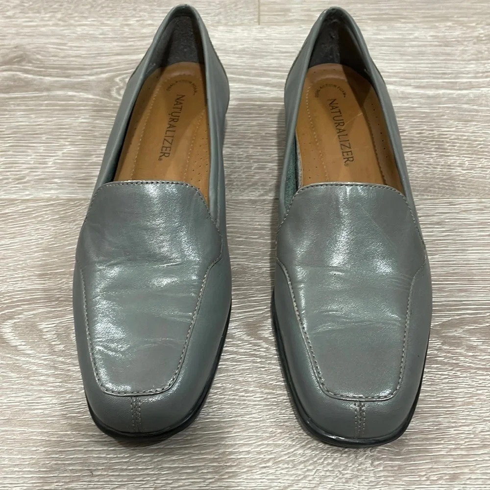 Naturalizer Dual Action Foam Gray Leather Loafers slip-on flats 8.5